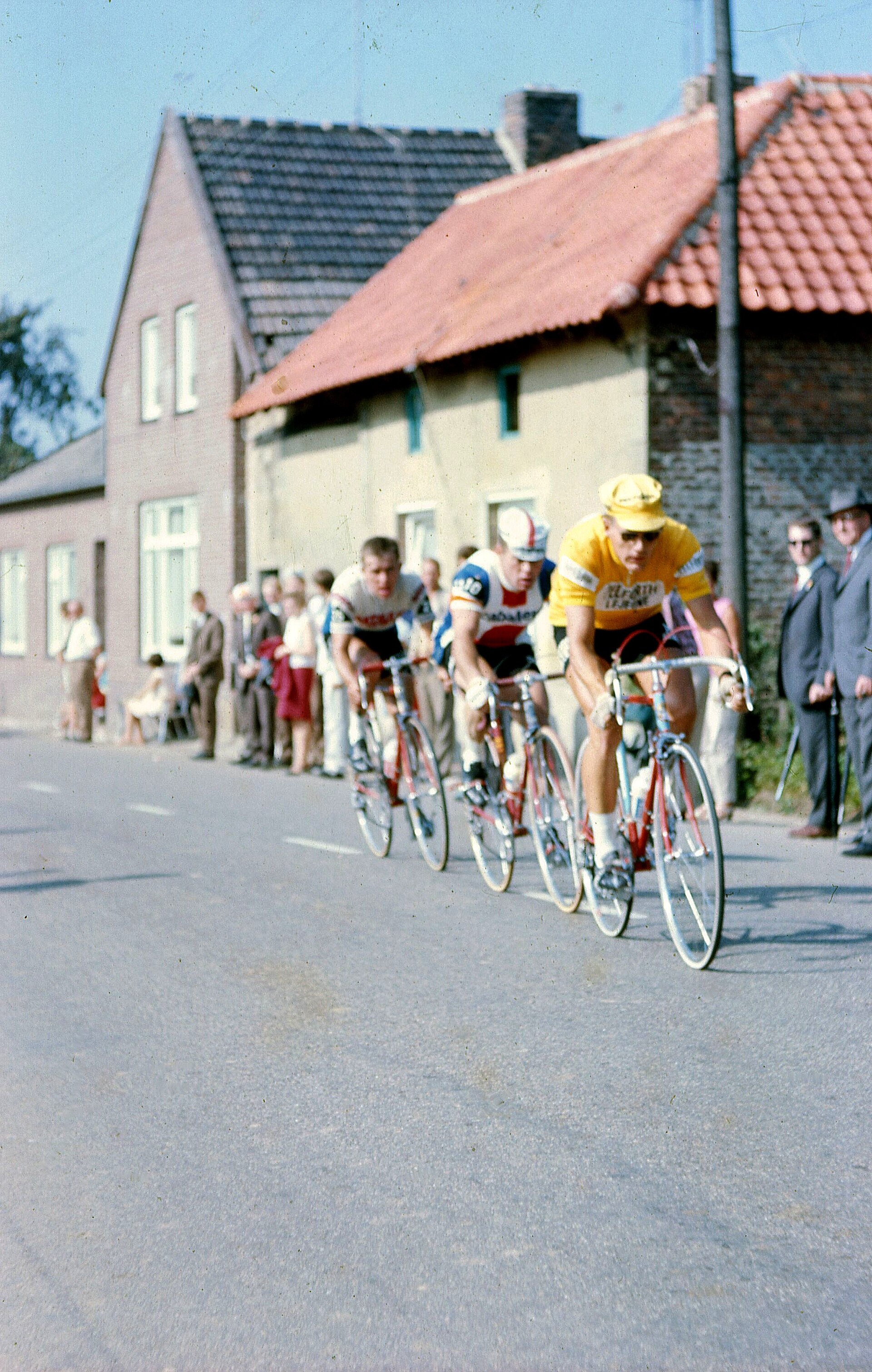 Jan Janssen, Geboren 1940, verbonden met Rotterdamse fietsenbouw